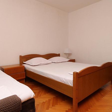 Dinka Guesthouse Макарска Екстериор снимка