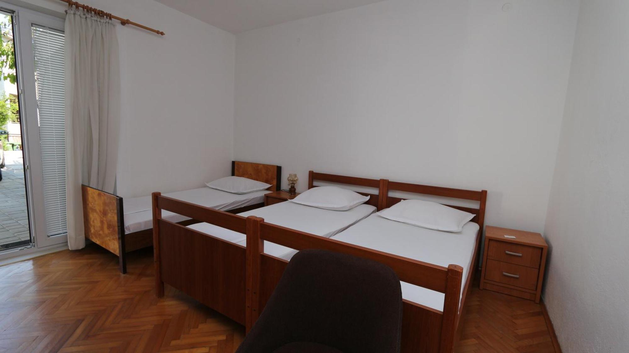 Dinka Guesthouse Макарска Екстериор снимка
