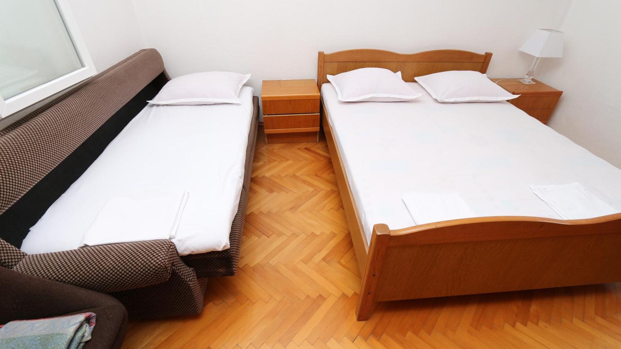 Dinka Guesthouse Макарска Екстериор снимка