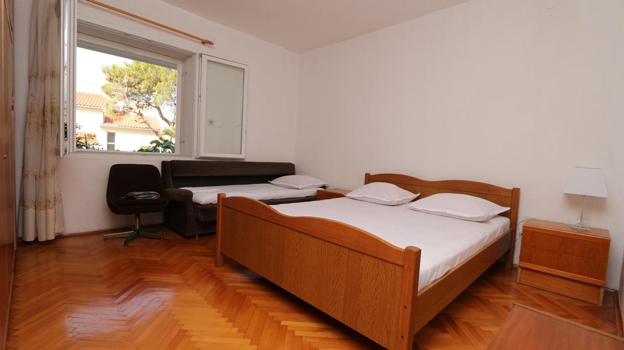 Dinka Guesthouse Макарска Екстериор снимка