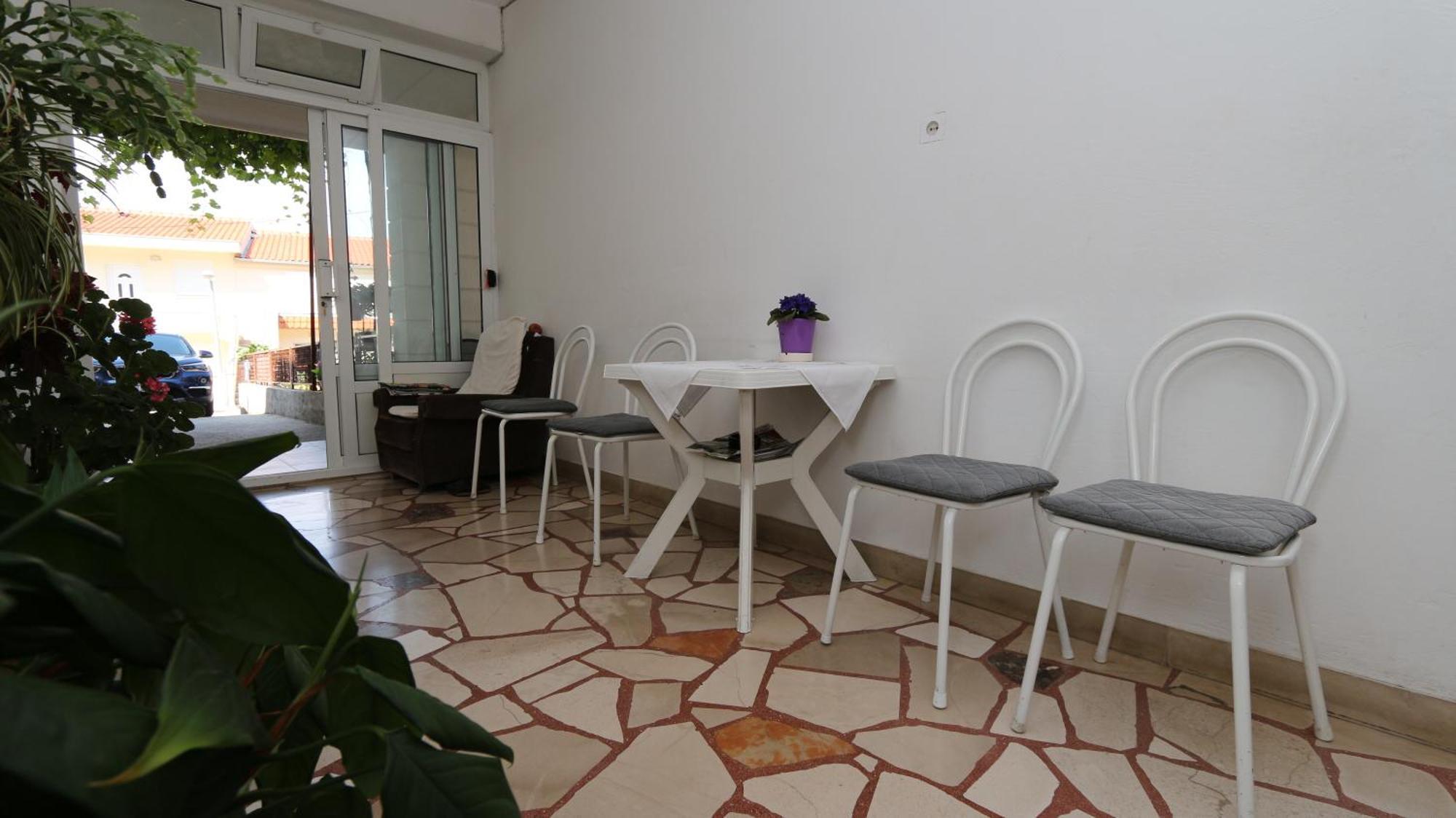 Dinka Guesthouse Макарска Екстериор снимка