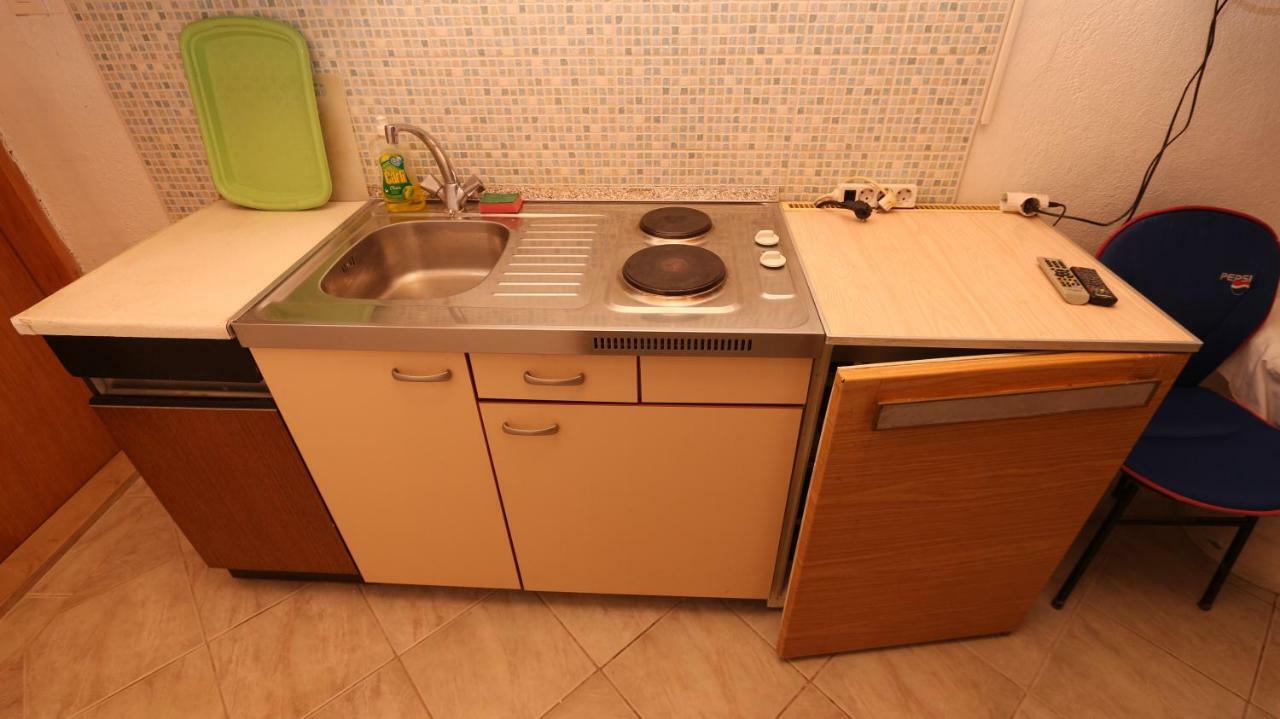 Dinka Guesthouse Макарска Екстериор снимка