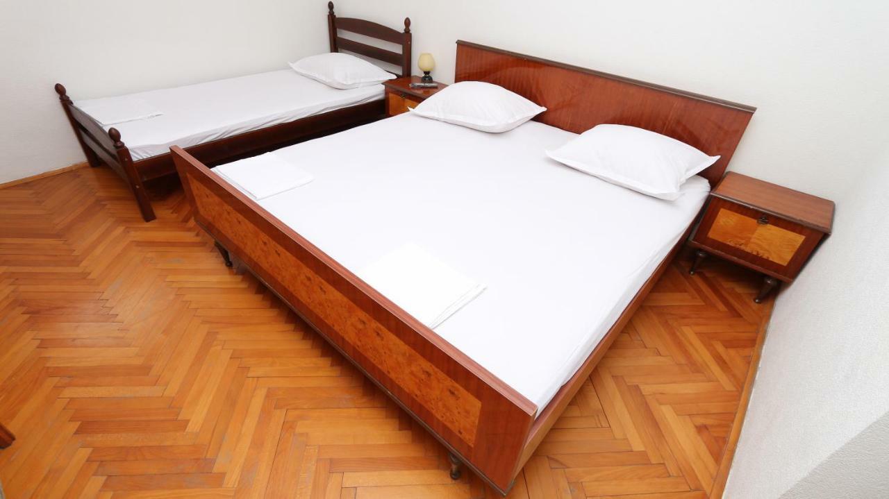 Dinka Guesthouse Макарска Екстериор снимка