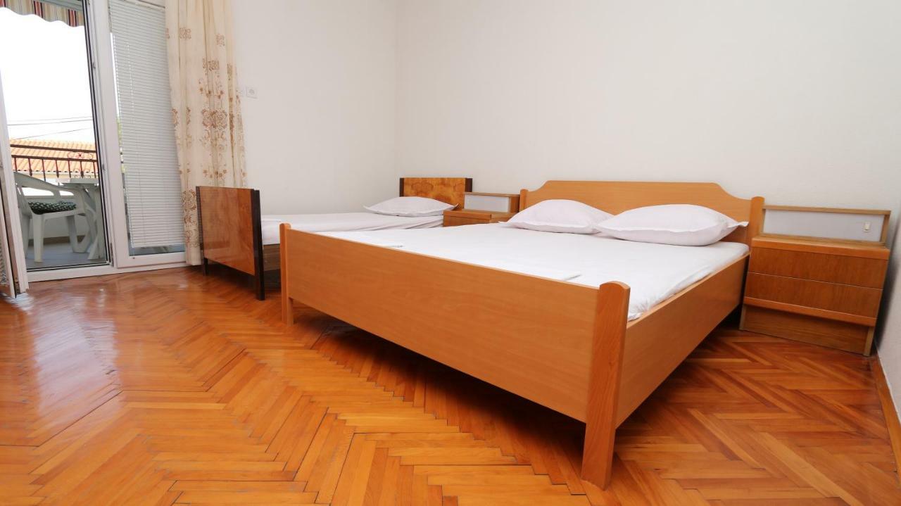 Dinka Guesthouse Макарска Екстериор снимка