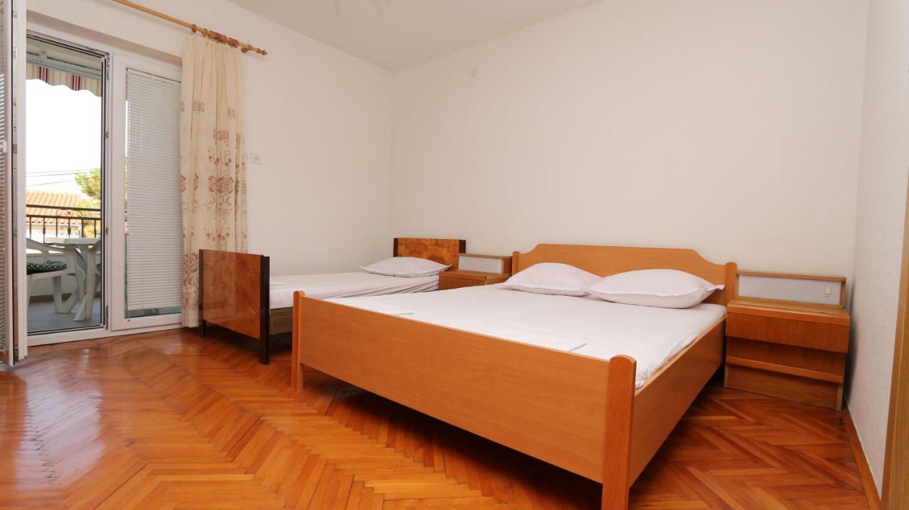 Dinka Guesthouse Макарска Екстериор снимка
