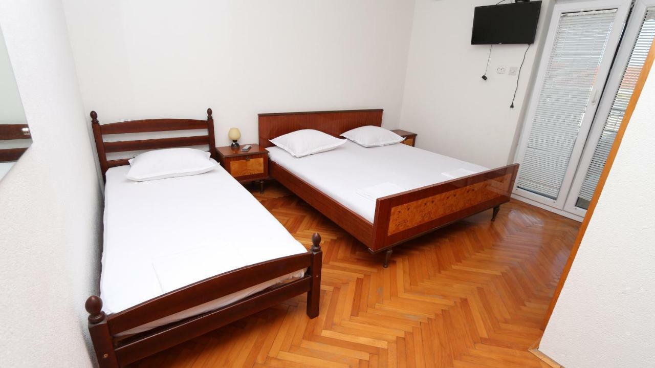 Dinka Guesthouse Макарска Екстериор снимка