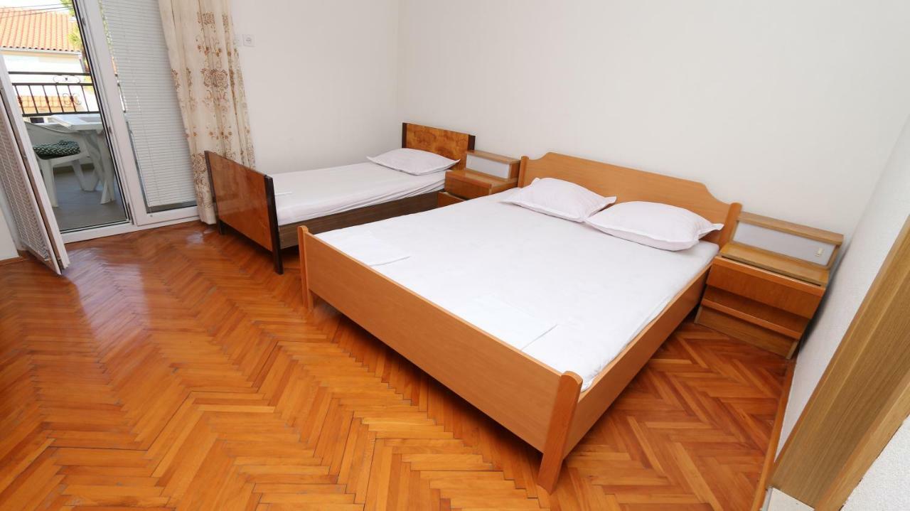 Dinka Guesthouse Макарска Екстериор снимка