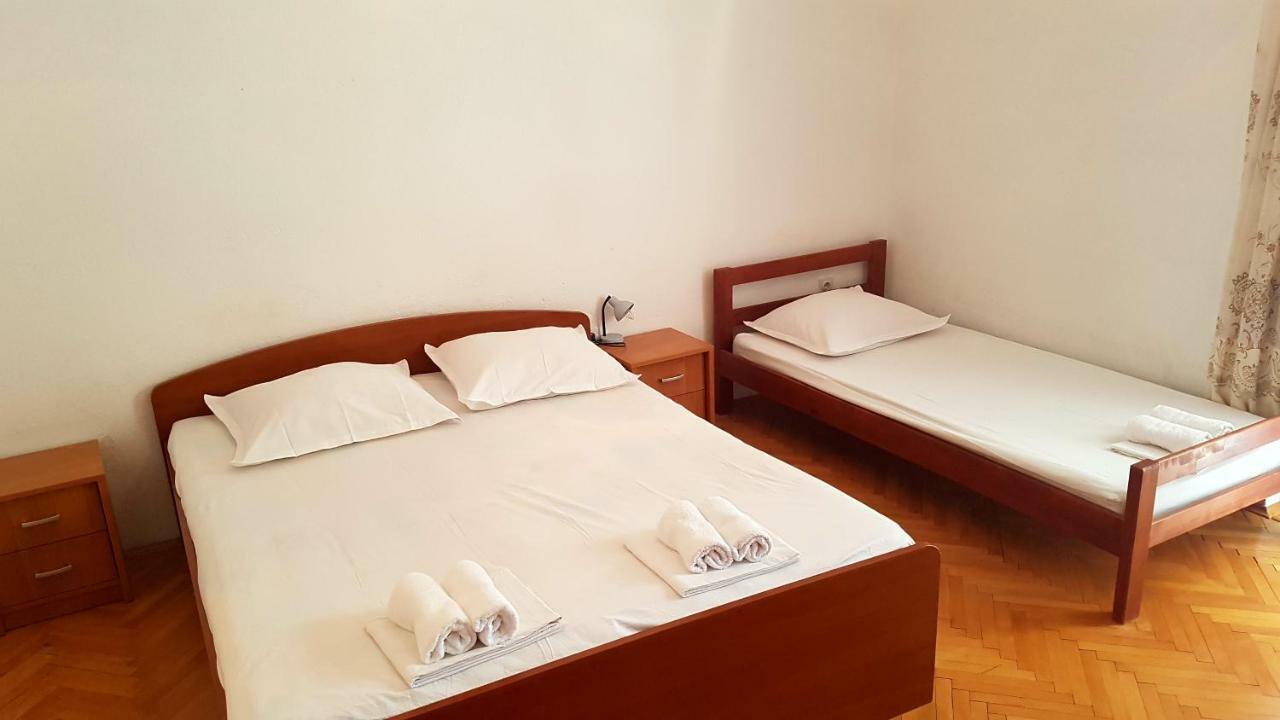Dinka Guesthouse Макарска Екстериор снимка