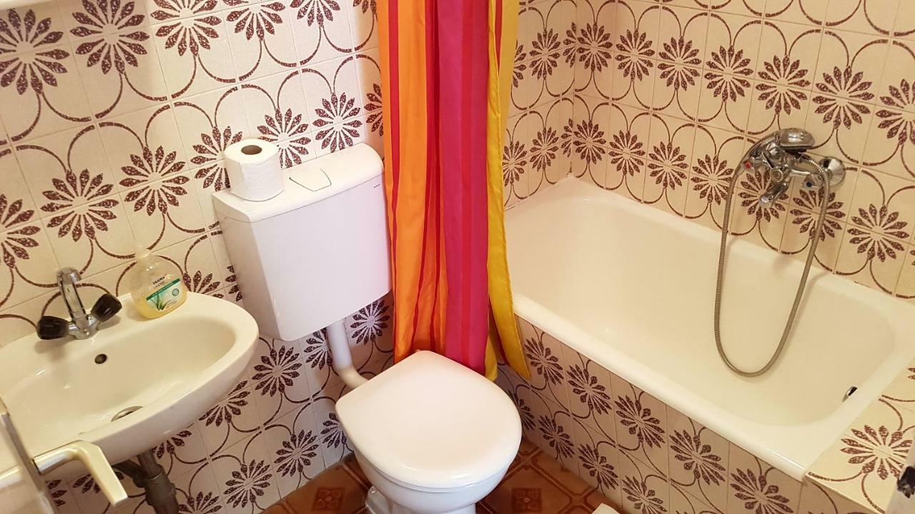 Dinka Guesthouse Макарска Екстериор снимка